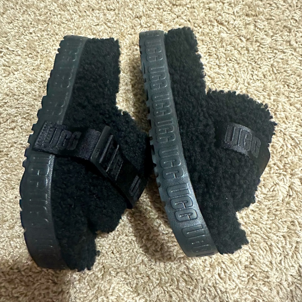 UGG
